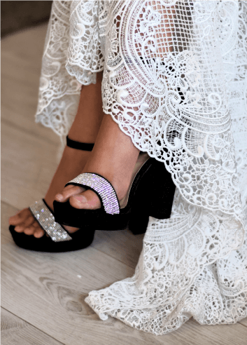 Robe de mariée en guipure de coton blanche.
